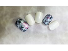 ネイルサロン ネイルクク(Nail KUKU)/白黒