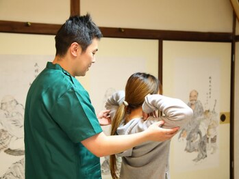 まもる整体サロン 新山口店の写真/【体のバランスを整える！】歪んだ骨盤を正しい位置に戻して、猫背・肩こり・腰痛などのお悩みを根本改善◎