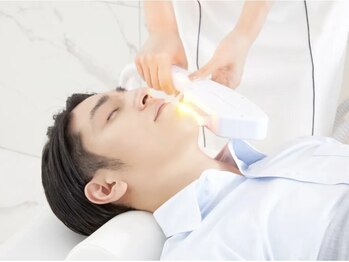 キワミ サーティスリー(kiwami33)の写真/毛穴汚れ、ニキビ、肌荒れ、赤ら顔、シミなど様々なお悩みをお持ちのメンズ様もハイドラや光照射で美肌に◎