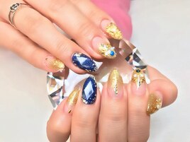 宝石ネイル