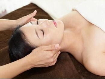 セイラ(seira)の写真/【骨格矯正ヘッドマッサージで小顔に♪】ヘッドマッサージ付きクーポンも多数ご用意しております◎