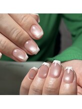 ネイルアトリエビー(nail atelier be’)/ショートネイル×マグフレンチ