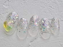 カトルナフ(quatre fois neuf)/透け感ラメニュアンスネイル