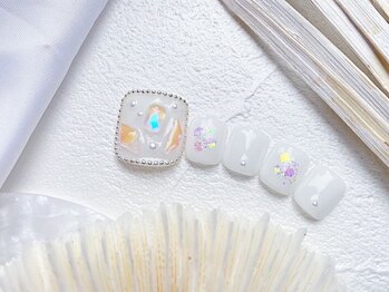 フレイヤ 新宿店(FREJA)の写真/足先まで気を抜かない♪フットネイルで素敵な足元に！お仕事上ハンドネイルができない方にも大好評◎