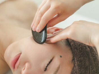 エクリ(ECRI)/筋肉のコリ・エラほぐし