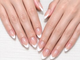 モテの王道、白フレンチ