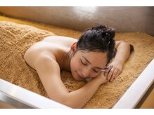 ニフ 六本木(nifu)/うつ伏せ浴で下腹部を温めます