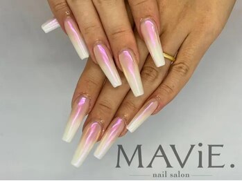 マヴィ(MAViE)の写真/《10本アート+アプレ長さ出し¥11800→¥8800～》爪の形を整え、指先を美しく魅せるデザインをご提案♪