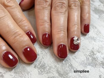シンプリー ネイルアンドアイラッシュ 祖師谷大蔵店(Simpliee Nail&Eyelash)の写真/旬のワンホンネイル/韓国パーツをご提案♪【Simpleデザイン90分ワンカラー+アートでワンランク上の手元に】