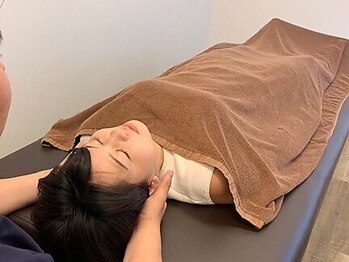 神保さるがく整骨院の写真/【神保町駅徒歩5分】首肩の重ダルさを根本改善！猫背・巻き肩を整え、繰り返すコリを原因から解消◎