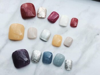 アンネイルズフリー(Unnails Free)の写真/【フットネイルワンカラー★(オフ込)¥3300】カラーチェンジ無料!10本色違いもOK◎令和女子は足先も可愛く♪