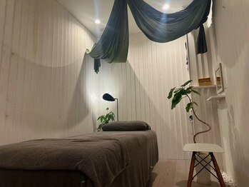 フルミー(fulme.)の写真/完全個室で周りを気にせず贅沢な自分時間を存分に♪22時までの営業◎お仕事や家事の後に、ホット一息。