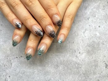 ネイルサロン北野坂/ラメグラデーションネイル