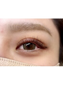 ナチュラル上品な目元にしたい