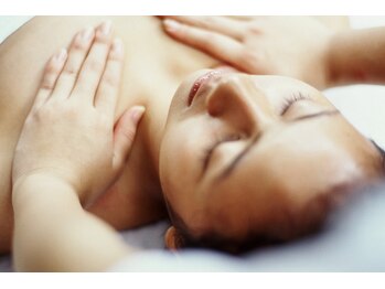 アルファイン 松本本店/デコルテケア