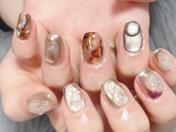 30~50代に人気ニュアンスネイル