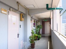 ヨモリン(YomoRin)/9階の手前から2部屋目が当店です