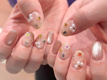 サイン(sin.)/宝石ネイル