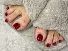 アテ(ate)/ボルドーフットネイル