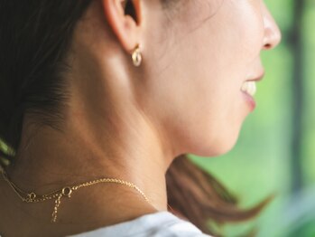 ニューフェイス(NEW FACE)/引き締まったフェイスライン