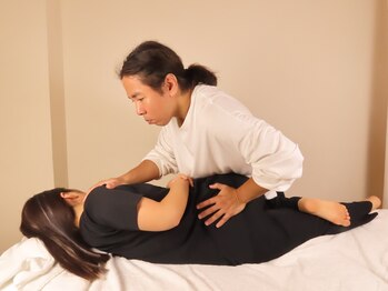 フラット 新宿新大久保店(FLAT)/院長 近藤による筋膜骨格のW矯正