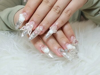 リスネイルズサロン 代々木(Risu Nails Salon)の写真/最旬トレンドを指先に☆アートやり放題＋パーツつけ放題が当店人気No.1！指先から自信を◎
