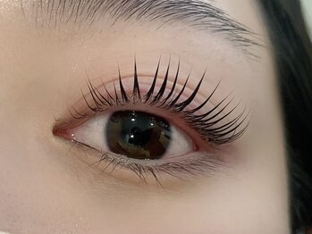 フィーカ(fika)の写真/完全個室のプライベートサロンの為、お子様同伴可◎持続力を重視したまつげの美しさを引き出す特別な施術♪