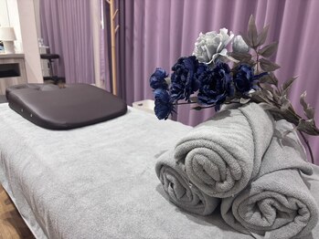 ホットストレッチ 池袋店の写真/【池袋/ストレッチ】デスクワークで凝り固まった首、肩をアプローチ！肩甲骨はがしでリフレッシュ