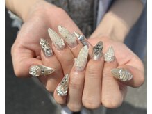 エムサロン 伊勢崎(emusalon)/ホワイト×シルバー