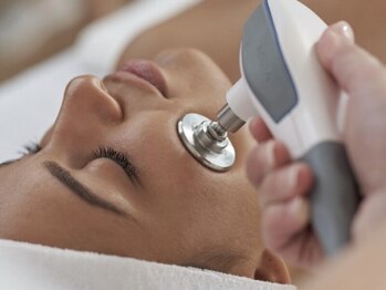 術後インディバ専門サロン 新宿/インディバフェイシャル