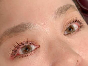 kamiyuidoko nin 【カミユイドコニン】の写真/【圧倒的なモチの良さ】スピーディーな施術なのに長持ち◎忙しい方にも嬉しい高技術で綺麗な目元をキープ