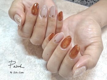 プリヴェ バイ サロンリュクス(Prive by Salon Luxe)の写真/大人女性も納得のクォリティ、手元が気になる年代にこそ愛される実績12年♪2席のみのパラジェル登録サロン