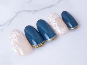 モアニ ヒロオ 渋谷店(MOANI Hiroo)/ネイビー×お花ネイル
