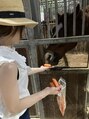 シナール ブラン(Sinar bulan)&nbsp;初めての馬の餌やり体験の時の写真です。