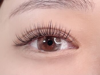 リンベル 岡崎店(LINBELLE)の写真/【持ちの良さ×ボリュームUP】バインドロックなら少ない本数でもお目元の印象UP♪初めての方にもおすすめ◎