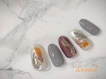 ラグウナ(Laguna)/押し花と塗りかけネイル
