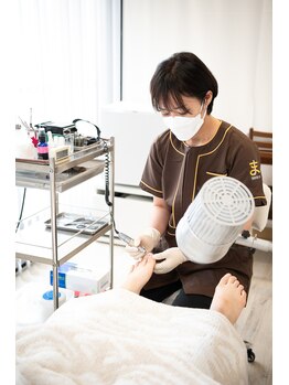 東京巻き爪センター 本院 麻布十番/施術風景[巻き爪/東京/麻布十番]