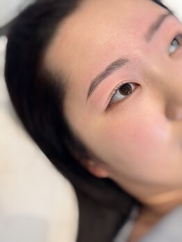 イスリーツー(ithree.2)/似合わせ眉パーマ