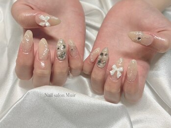 ミュア(Muir)の写真/本物のダイヤモンドを使って史上最高のキラキラネイルに☆デート前、ブライダルネイルにも◎