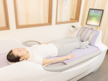 エル鍼灸整骨院/水圧でほぐすマッサージベッド