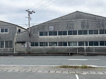 トップネイル ハママツ(TOP NAIL HAMAMATHU)/建物のすぐ向かい側　駐車場