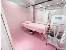 ソロリ(sorori)の雰囲気（ピンクで可愛い個室の女性専用のお部屋）