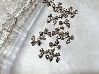 ネオリーブドレスネイルアンドアイラッシュ(Neolive dress nail&eyelash)/リボンパーツ シルバー【dress】