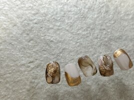 《Nuance Nails》