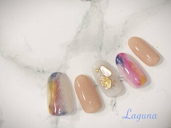 ラグウナ(Laguna)/ニュアンスネイル