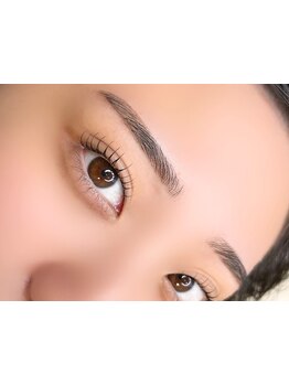 ナチュラル上品な目元にしたい