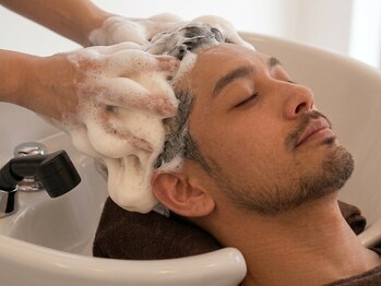 イッソウヘッドスパ(ISSOU head spa)の写真/男性特有の頭皮悩みも解決！毛穴の酸化汚れを一掃し、育毛促進＆清潔感ある健やかな頭皮環境へ◎