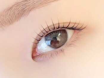 アンドシー 武庫之荘店(and she.)の写真/まつげのハリ・ツヤ・持続性が劇的に変化◎ダメージの徹底補修【トリートメント付まつげパーマ¥5980】