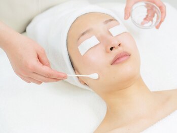 ナポデイズ(NAPODAYS)の写真/【繰り返すニキビケア】本気で肌を変える！皮膚科学に基づくコスメとピーリングで根本肌質改善へ