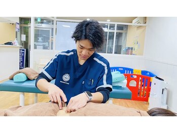 ゼロスポ鍼灸 整骨院 美野島/冷えや深いコリには鍼灸が◎